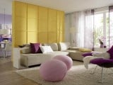 Contraste entre violeta y amarillo