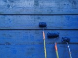 El color azul en las paredes y la decoración de interiores