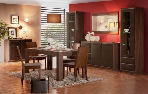 Comedor baige, marron y rojo