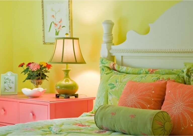 Decoración interior en la gama de colores cítricos