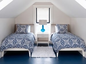¿De qué color pintar las paredes con un piso azul?