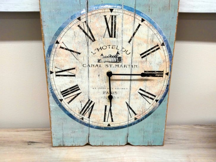 Reloj rústico decapado