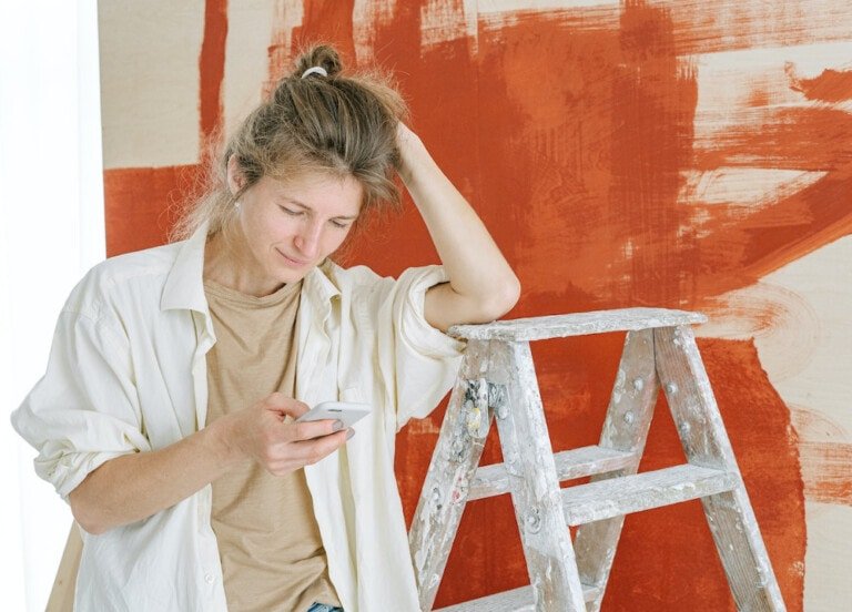 Mujer pintando