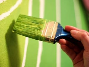 El resultado de mezclar pintura verde con otros colores