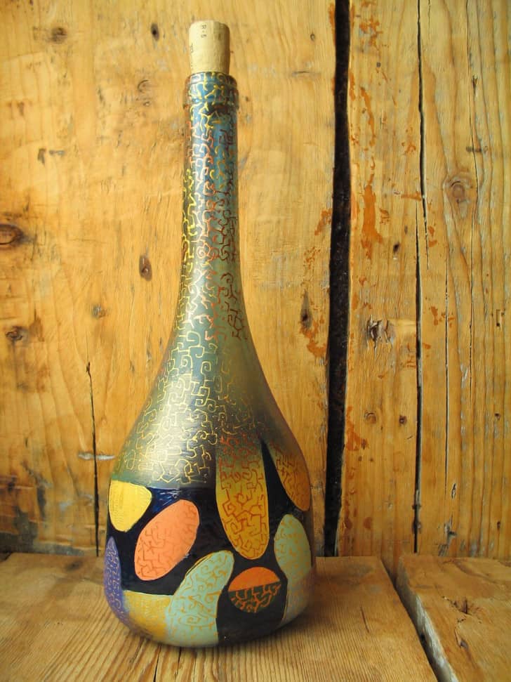 Botella de vino pintada decorada