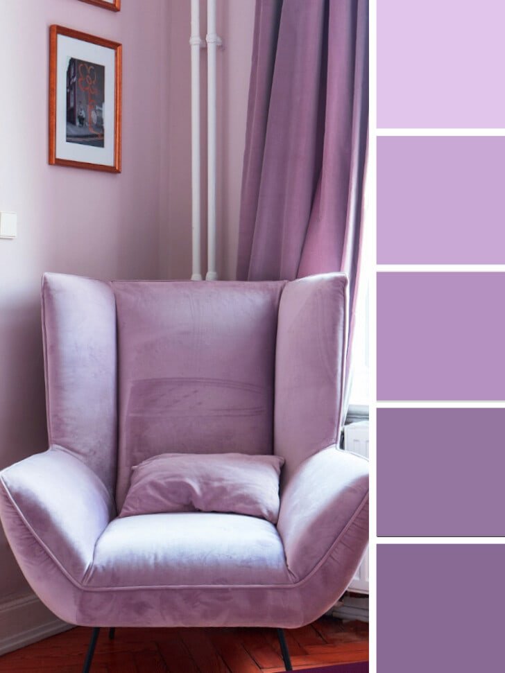 Color lila en la decoración de la sala